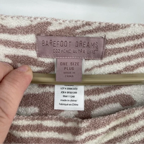 Barefoot Dreams Cozychic Ultra Lite Ocean Breeze Poncho Shawl Sweater - Picture 8 of 13